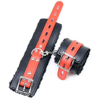 Menottes avec fourrure noires et rouges