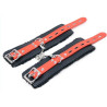 Menottes avec fourrure noires et rouges