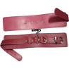 Menottes en cuir rouge