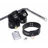 Armature métal DOGGY STYLE avec gode zoom sur les menottes