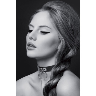 Collier noir ras de cou anneau argenté