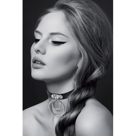 Collier noir ras de cou double anneau argenté
