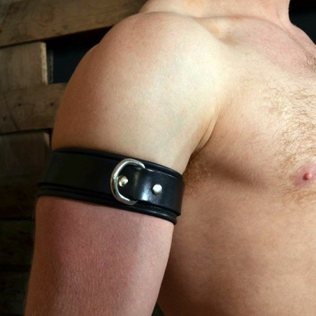 2 menottes bracelets biceps cuir