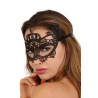 Masque Queen noir ouvragé en crochet amidonné