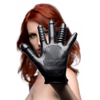 Gant doigtier Pleasure Poker noir porté par une femme